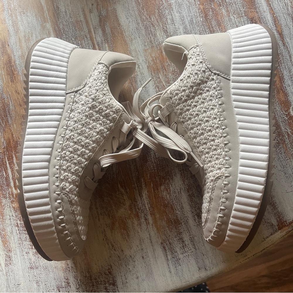 Dolce Vita sneakers